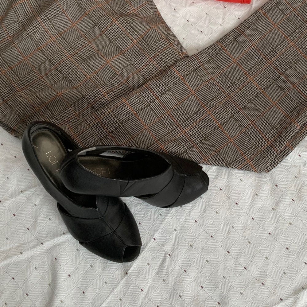 LOFT black leather shoes
